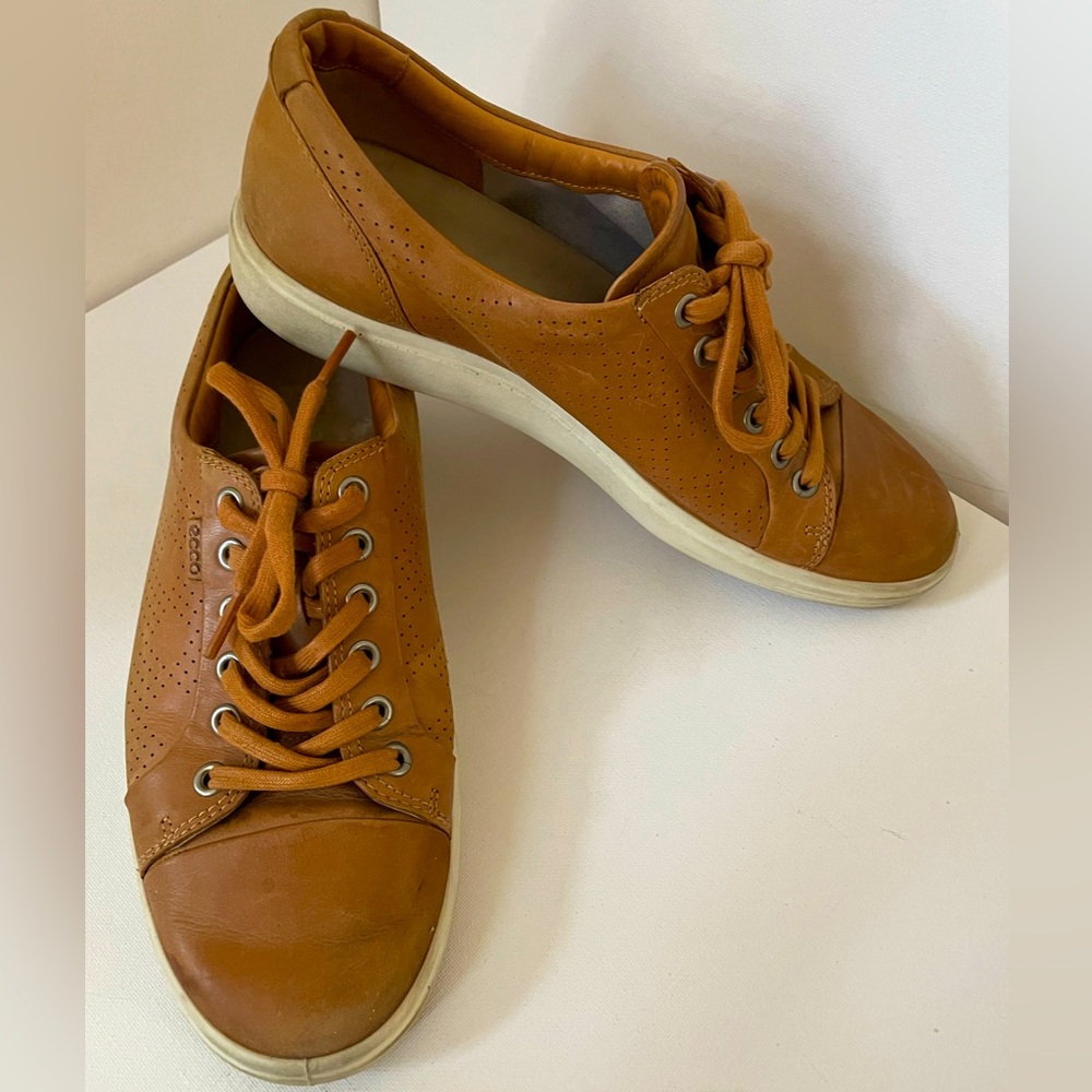 Ecco Women’s Leather Soft Street Shoe
